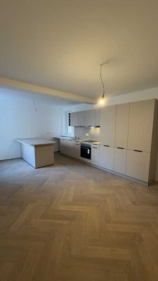 Kernsanierte 2 Zimmer Whg - Erstbezug - Erdgeschoss