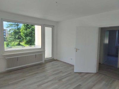 komplett renovierte 3-Zimmer Wohnung mit Balkon