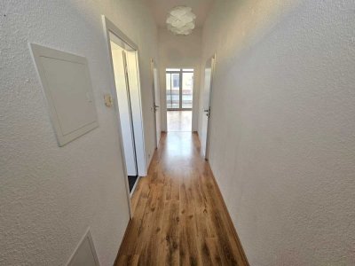 Terrassenapartment in Stadtfeld inkl. Gartenbereich+Bad mit Dusche+Fußbodenheizung+Laminat+HWR