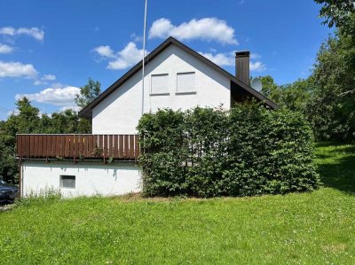 Großes Grundstück mit Gewerbeeinheit & Einfamilienhaus  - Ideal für Wohnen und Arbeiten vereint !!