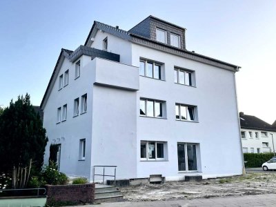Kernsanierte, helle, repräsentative Maisonette-Wohnung mit Balkon in Bad Salzuflen