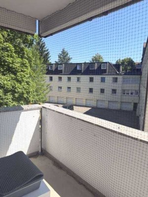 Top 2 Zi- Wohnung mit Balkon Hirschgartenallee/Ecke Wotanstr.