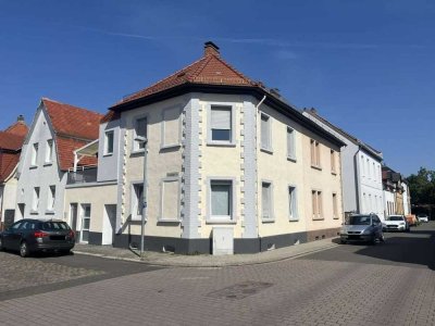 Charmantes Wohnhaus mit großzügiger Dachterrasse und modernisierter Ausstattung