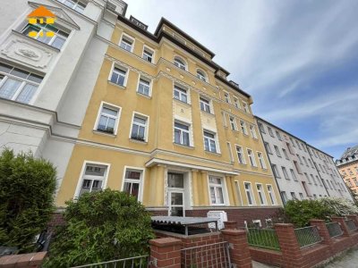 *Frisch renovierte 3-Raum-Wohnung mit Balkon in ruhiger Nebenstraße*