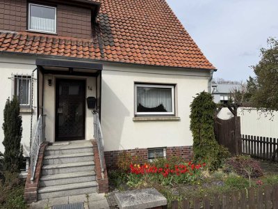 Doppelhaushälfte in Misburg-Nord mit großem Garten