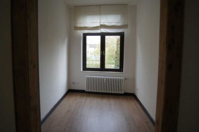 Ansprechende 5-Zimmer-Wohnung mit Balkon und Einbauküche in Hagen