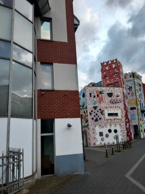 Moderne mobilierte helle Wohnung mit EBK und einem großen Balkon im Zentrum Braunschweigs