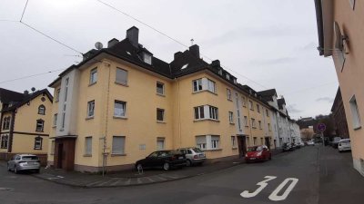 Eine modernisierte Wohnung mit Balkon in einer ruhigen Wohngegend