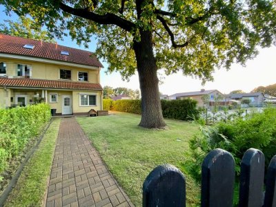 Reihenendhaus, 4- Zimmer in zentraler Lage mit EBK, Doppelcarport und pflegeleichtem großen Garten