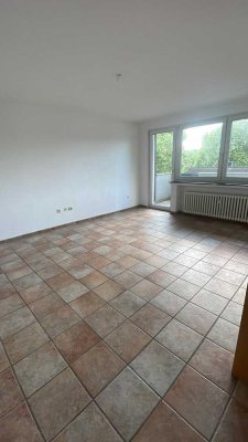 Schöne 3-Zimmer-Wohnung mit Balkon -DG