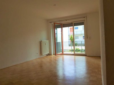 Schöne 2 - Zimmer Wohnung in Nähe Donau-Einkaufszentrum