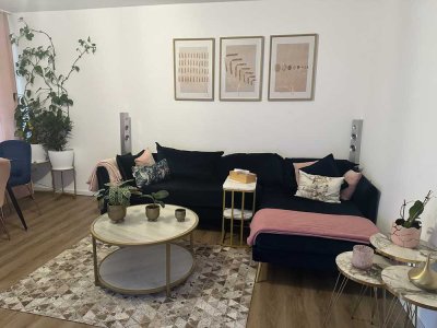 Stilvoll möblierte 2-Zimmer Wohnung mit Balkon – 57 m² – Freiburg