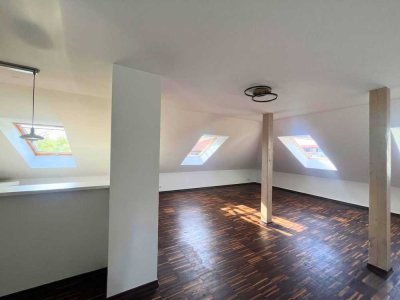 Moderne 2-Zimmer-Wohnung mit EBK und Tageslichtbad in ruhiger Wohnlage in Berlin-Altglienicke