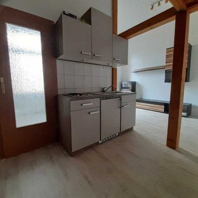 Sanierte Wohnung mit einem Zimmer und Einbauküche in Bernburg