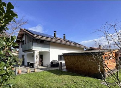 Geräumiges, günstiges 6,5-Zimmer-Einfamilienhaus mit geh. Innenausstattung und EBK in Brannenburg