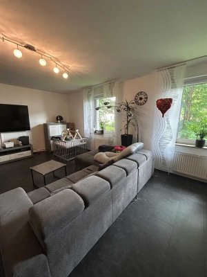 **Blick ins Grüne** Großzügige 3-Zimmer Wohnung ideal für eine junge Familie !