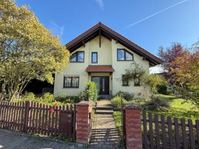 Freistehendes Einfamilienhaus in begehrter Feldrandlage von Schwalbach!