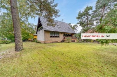 IMMOBERLIN.DE - Großartiges Haus mit harmonischem Sonnengarten, Südloggia & Garage in familienfreund