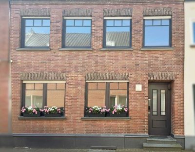 Stadthaus mit Dom-Blick – modernisiert, sofort bezugsfähig & ideal für Familien