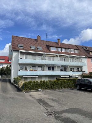 sonnige und sanierte 2-Zimmer-Dachgeschosswohnung mit Stellplatz in ruhiger Lage in Feuerbach