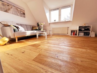 Sonnige 2,5-Zimmer-DG-Wohnung, Blick über Bornheim; renoviert, voll möbliert/ausgestattet; neuer Parkett, neue Küche; Betriebskosten und Nebenkosten