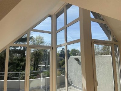 Charmante 2-Zimmer-Maisonette-Wohnung mit Dachterrasse und EBK in Kaarst