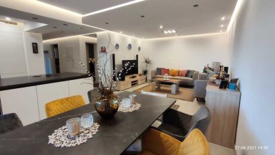 Neuwertige 4-Zimmer-Wohnung mit Balkon, TG und hochwertiger EBK