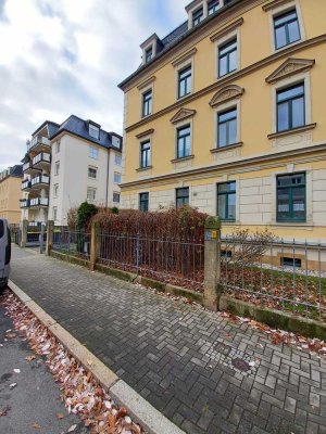Schöne helle 2-Zimmer-EG-Wohnung mit Terrasse in einem Mehrfamilienhaus in Löbtau-Nord zu vermieten