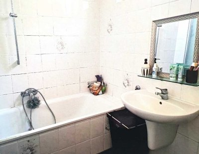 Stilvolle Wohnung in gepflegter, zentrumsnaher Stadtvilla.