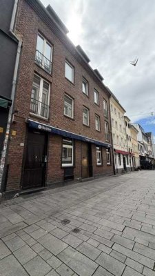 2-Zimmer-Wohnung in der Düsseldorfer Altstadt / WG geeignet