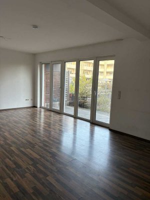 1-Zimmer Wohnung mit Garten / Bilder vor Renovierung