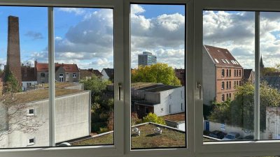 HANNOVER-LINDEN: Mit tollem Ausblick/BALKON = 2-Zim.-Wohnung im 3.OG, Wannenbad, Aufzug