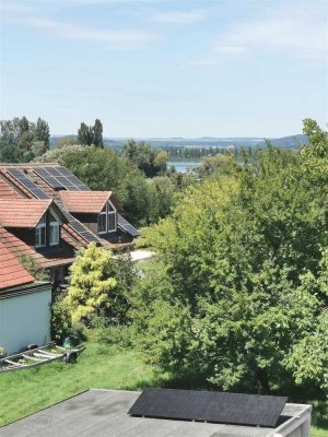 Stilvolle Dachgeschosswohnung mit Seeblick