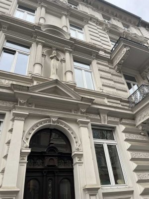 Helle 3-Zimmer Stilaltbau-Wohnung in zentraler Lage in Wiesbaden-Mitte