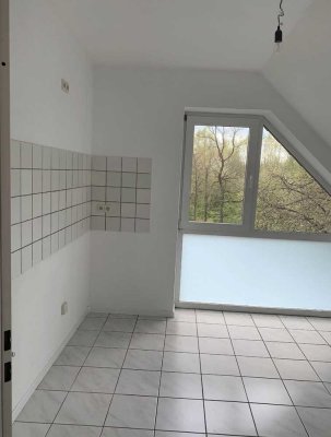 Attraktive und vollständig renovierte 2,5-Zimmer-Dachgeschosswohnung in Paderborn