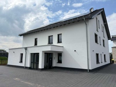 Geschmackvolle 2-Raum-Dachgeschosswohnung mit gehobener Innenausstattung mit Balkon