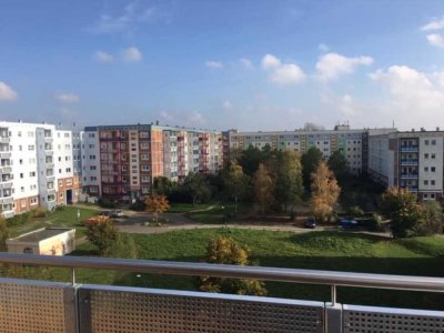 Geräumige 2-Zimmer-Wohnung mit EBK und Balkon in Stadtnähe!