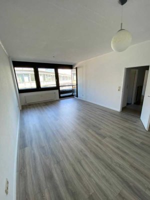 Renovierte 2 - Zimmer Wohnung inkl. Balkon in sehr zentraler Lage von Leverkusen!