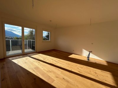 Neubau: Sonnige 2 Zi-Wohnung mit großem Westbalkon
