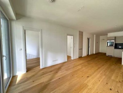 Erstbezug, 2-Zimmer Wohnung mit hochwertiger Ausstattung, Balkon, Einbauküche, KFZ-Stellplatz,