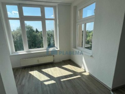 Erker-Wohnung mit 3 Zimmern nahe Helios Klinik, Einbauküche