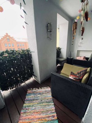 Schöne 2,5 Zimmer Wohnung mit Loggia und Stellplatz