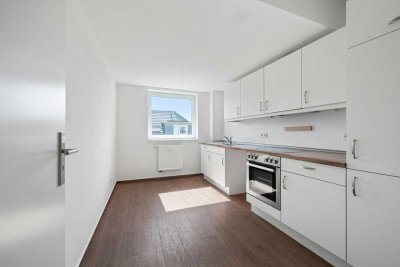 Ottensen! 2.Zi. Dachgeschoß-Balkon-Top Zustand-Energiewert C-Einbauküche-Provisionfrei