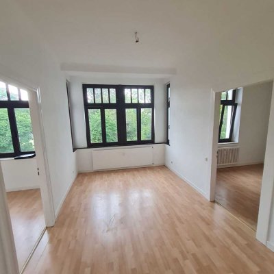 Gut geschnittene und helle 3-Zimmerwohnung mit Einbauküche