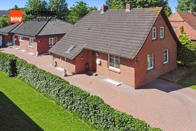 Zwei Häuser – ein Angebot: Stilvolles Wohnen mit vielen Möglichkeiten in Filsum-Stallbrüggerfeld