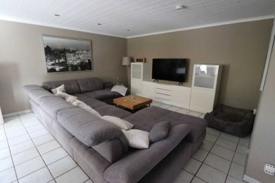 + Kaarst-Vorst + 1. OG + ca. 118 m² + 4- Zimmerwohnung + Balkon + Klimaanlage + Einbauküche +