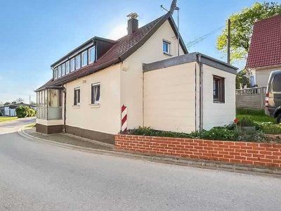 Gemütliches Einfamilienhaus mit 4 Garagen in Alesheim