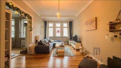 Großzügige Altbauwohnung mit Charme, zwei Balkonen & moderner Ausstattung