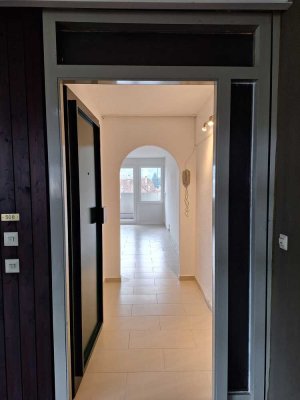 Modernes Apartment mit Balkon & Burgblick – möbliert & einzugsbereit