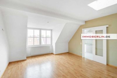 IMMOBERLIN.DE - Moderne Dachgeschosswohnung mit Lift & Pkw-Stellplatz